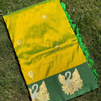 Green Swan Motif Soft Silk Saree